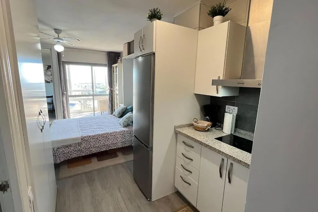 Estudio Aguila Con Vistas Al Mar بينالماذينا 0*,