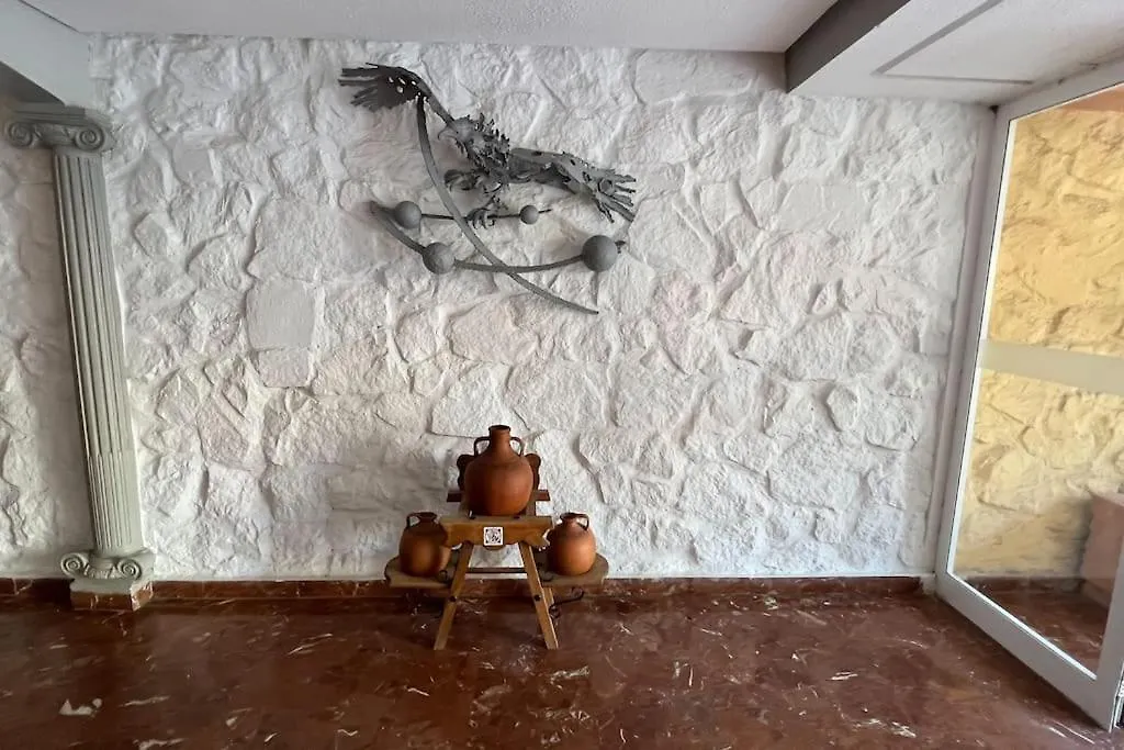 Estudio Aguila Con Vistas Al Mar بينالماذينا